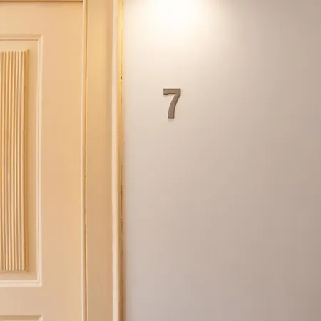 Sleep In Centre - Old Town Guest house